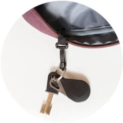 Sac à Dos Scolaire - Feather Bordeaux- Allège La Charge De 92% 6 Sac à Dos Scolaire - Feather Bordeaux- Allège La Charge De 92% -Camping En Plein Air Boutique sac a dos scolaire feather bordeaux allege la charge de 92 4