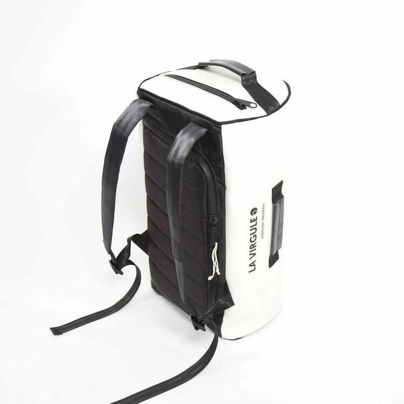 Sac weekend upcyclé - Duffel bag Hors-Bord - 35L Blanc Carbone Sac Weekend Upcyclé - Duffel Bag Hors-Bord - 35L Blanc Carbone -Camping En Plein Air Boutique sac weekend upcycle duffel bag hors bord 35l blanc carbone 1